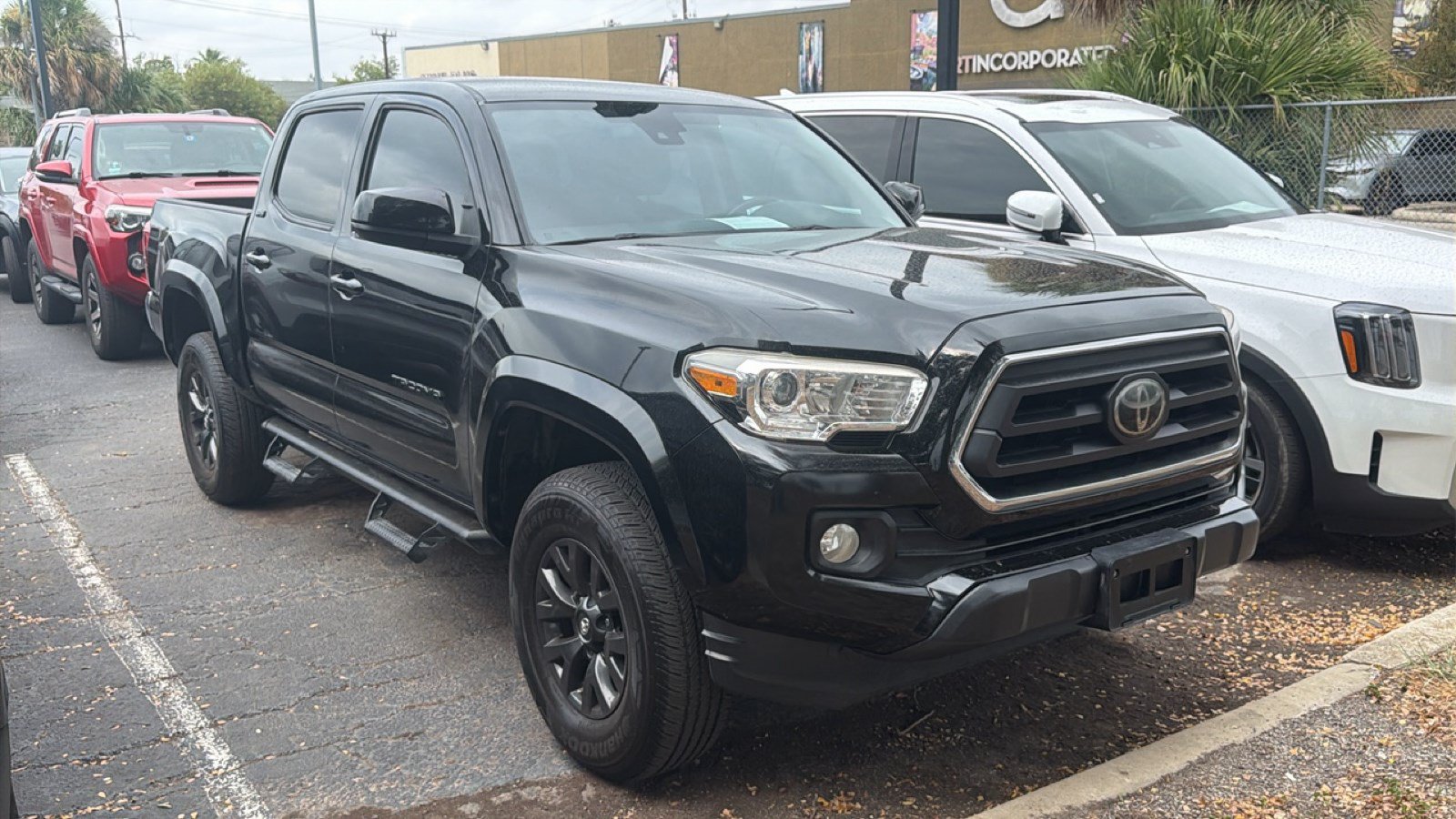 Used 2021 Toyota Tacoma SR5 w/ SR5 Appearance Package (SM) RWD image 2