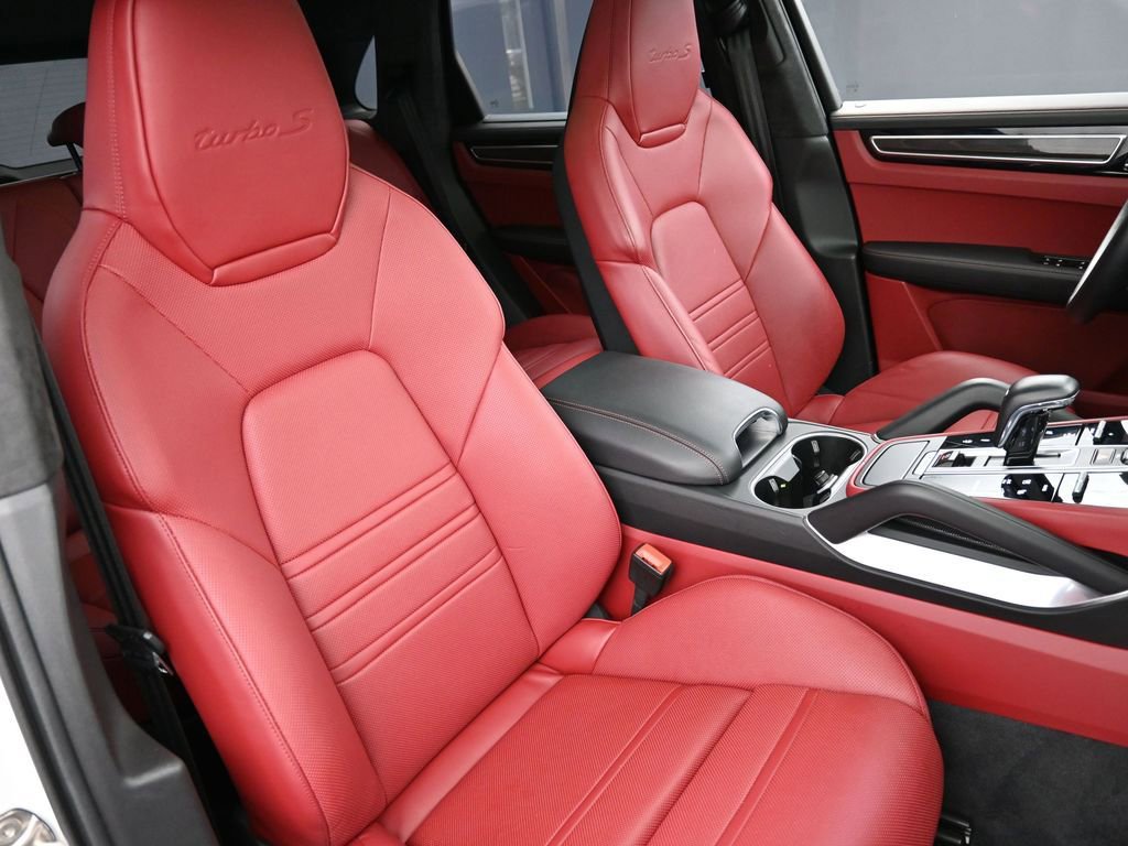 Certified 2022 Porsche Cayenne Turbo S image 32