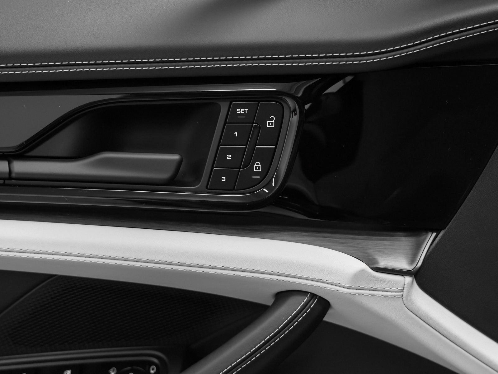 New 2026 Porsche Panamera 4 AWD/4WD image 31