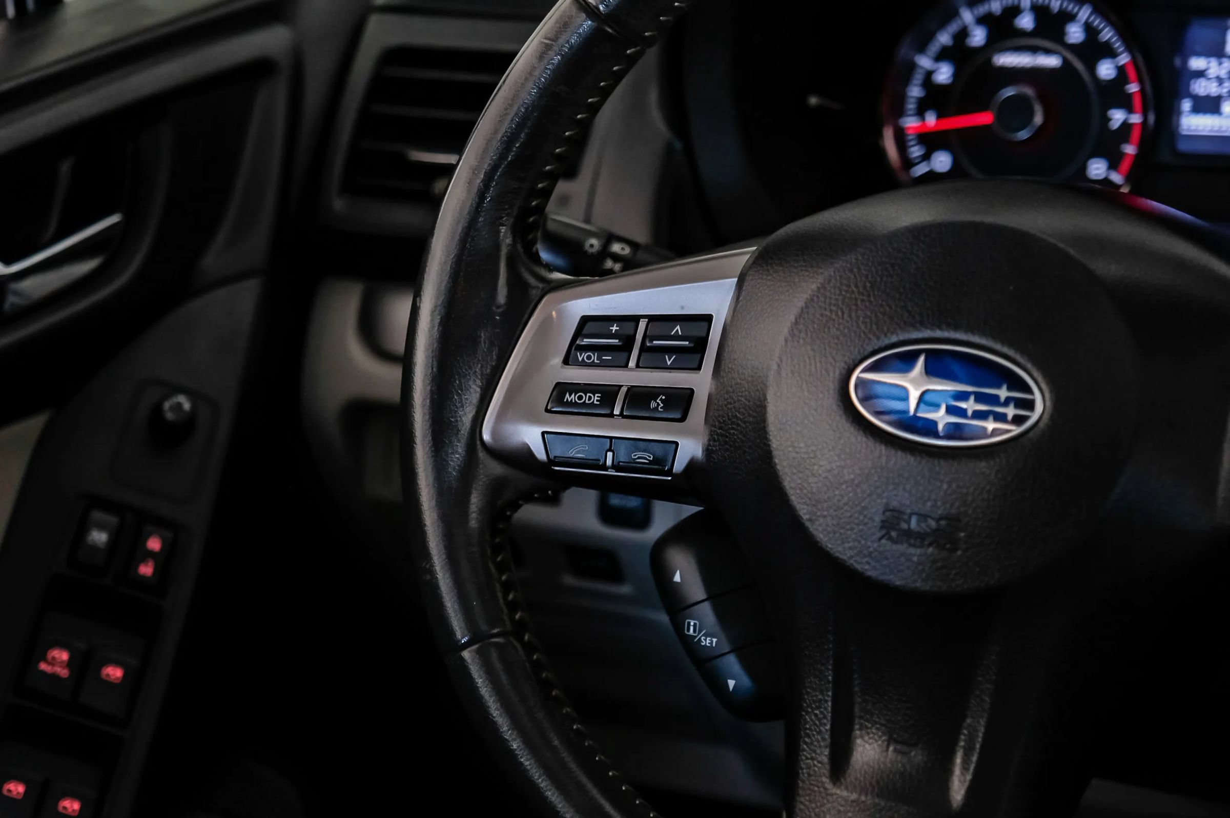 Used 2015 Subaru Forester 2.5i Touring AWD/4WD image 17