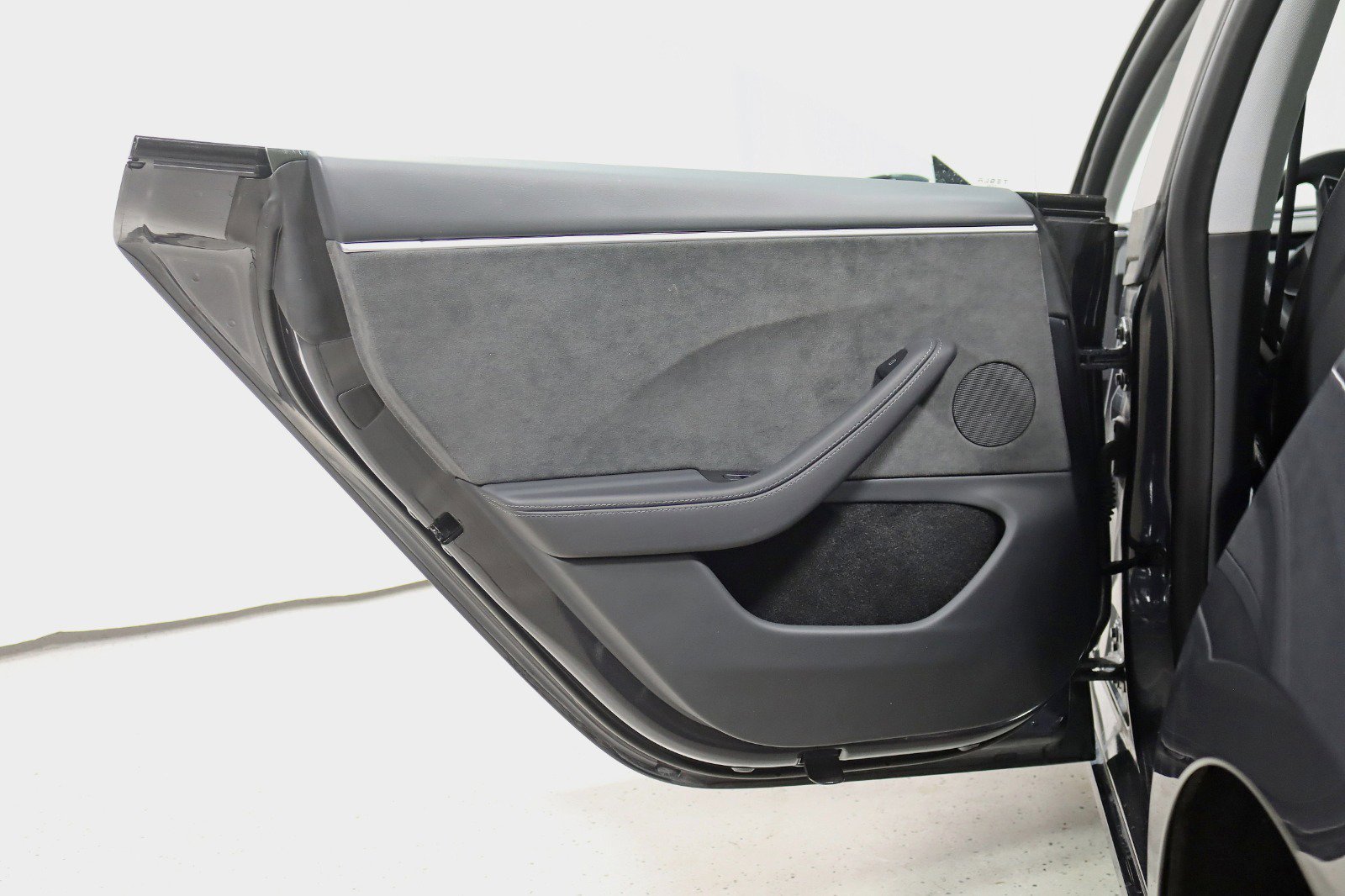 Used 2025 Tesla Model 3 Long Range AWD/4WD image 36