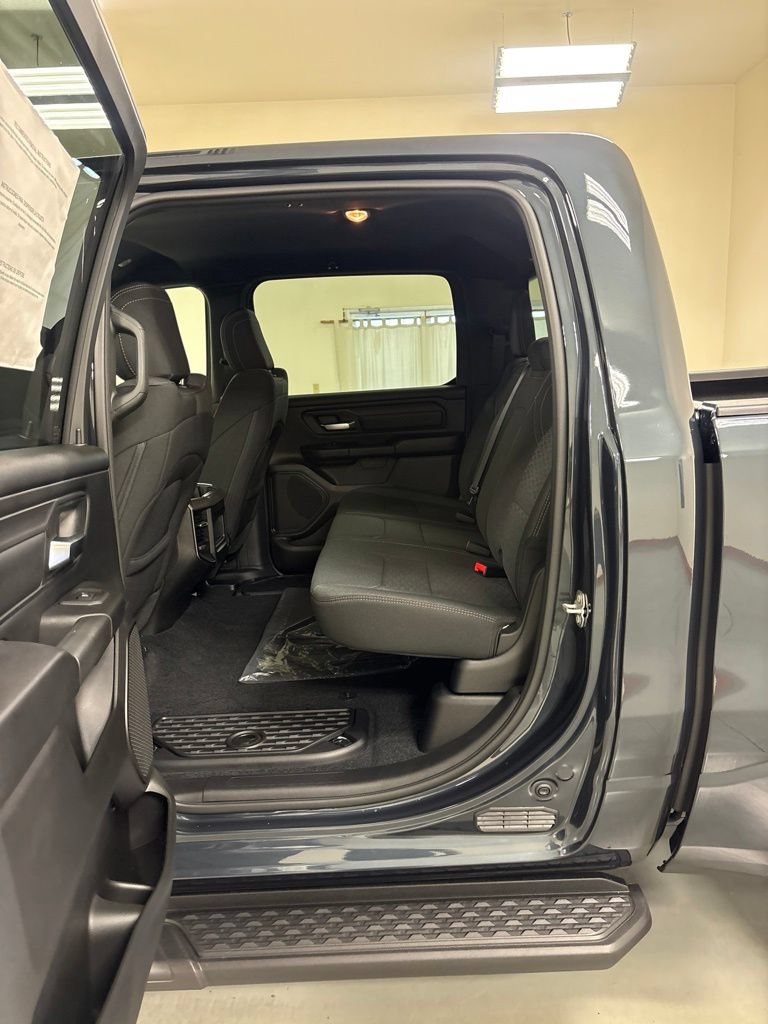 New 2026 RAM 1500 Express AWD/4WD image 21