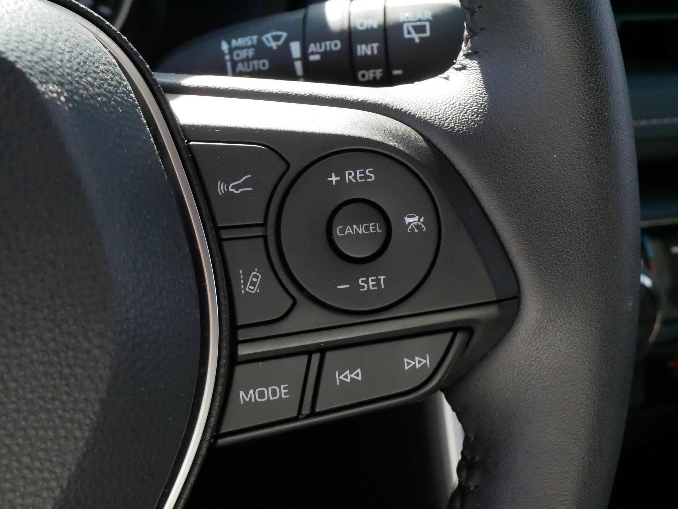 Used 2022 Toyota RAV4 XLE w/ Convenience Package AWD/4WD image 25