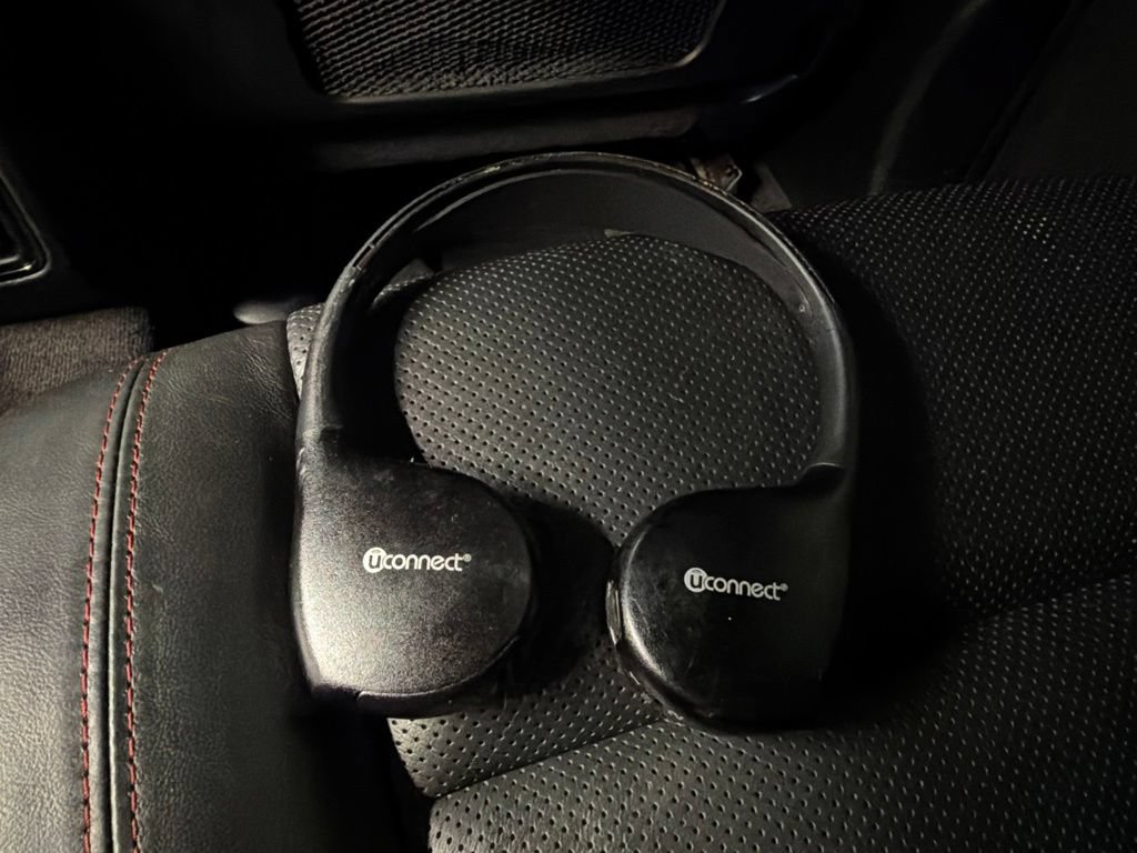 Used 2018 Dodge Durango R/T w/ Technology Group AWD/4WD image 35