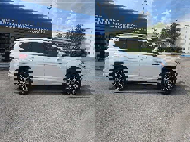 New 2026 Volkswagen Atlas SEL Premium R-Line image 3