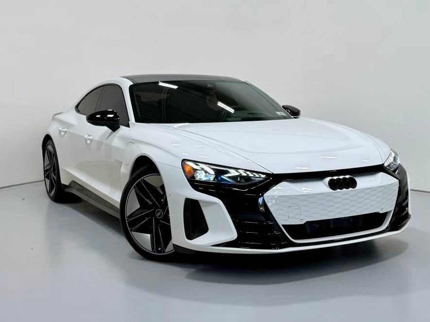 Used 2024 Audi RS e-tron GT w/ Carbon Performance Package AWD/4WD image 9