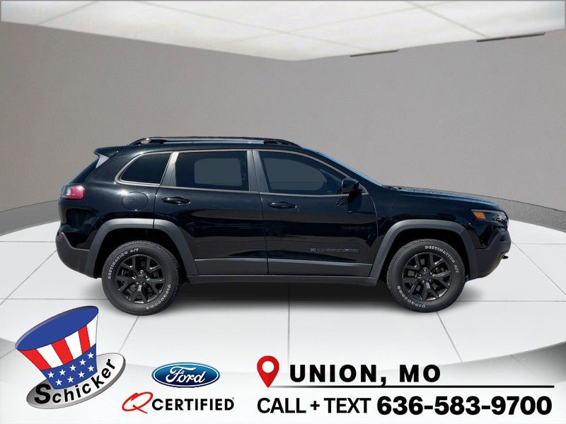 Used 2020 Jeep Cherokee Latitude AWD/4WD image 1