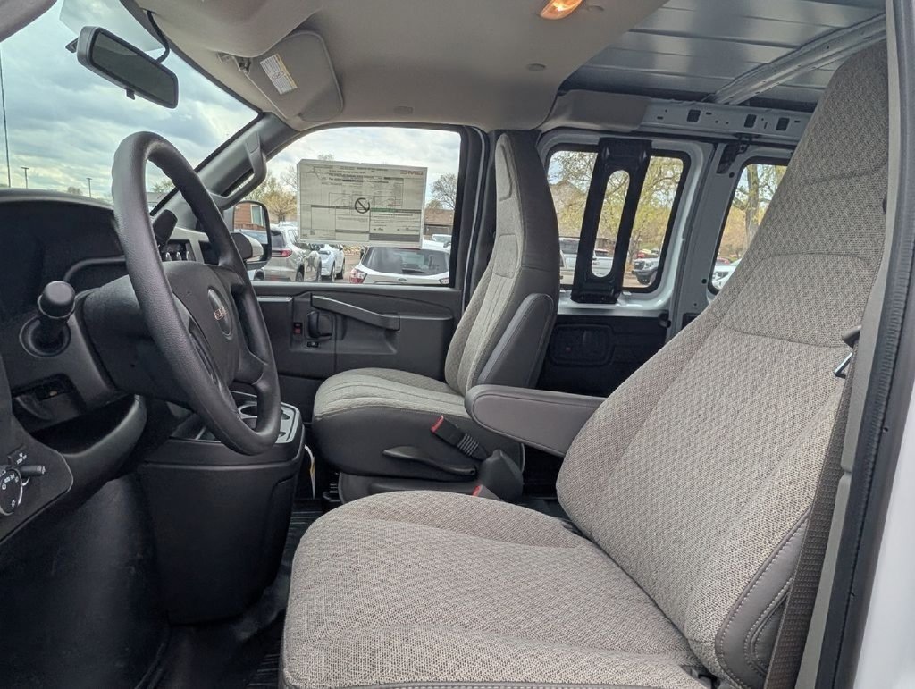 New 2026 GMC Savana 3500 Extended RWD image 33