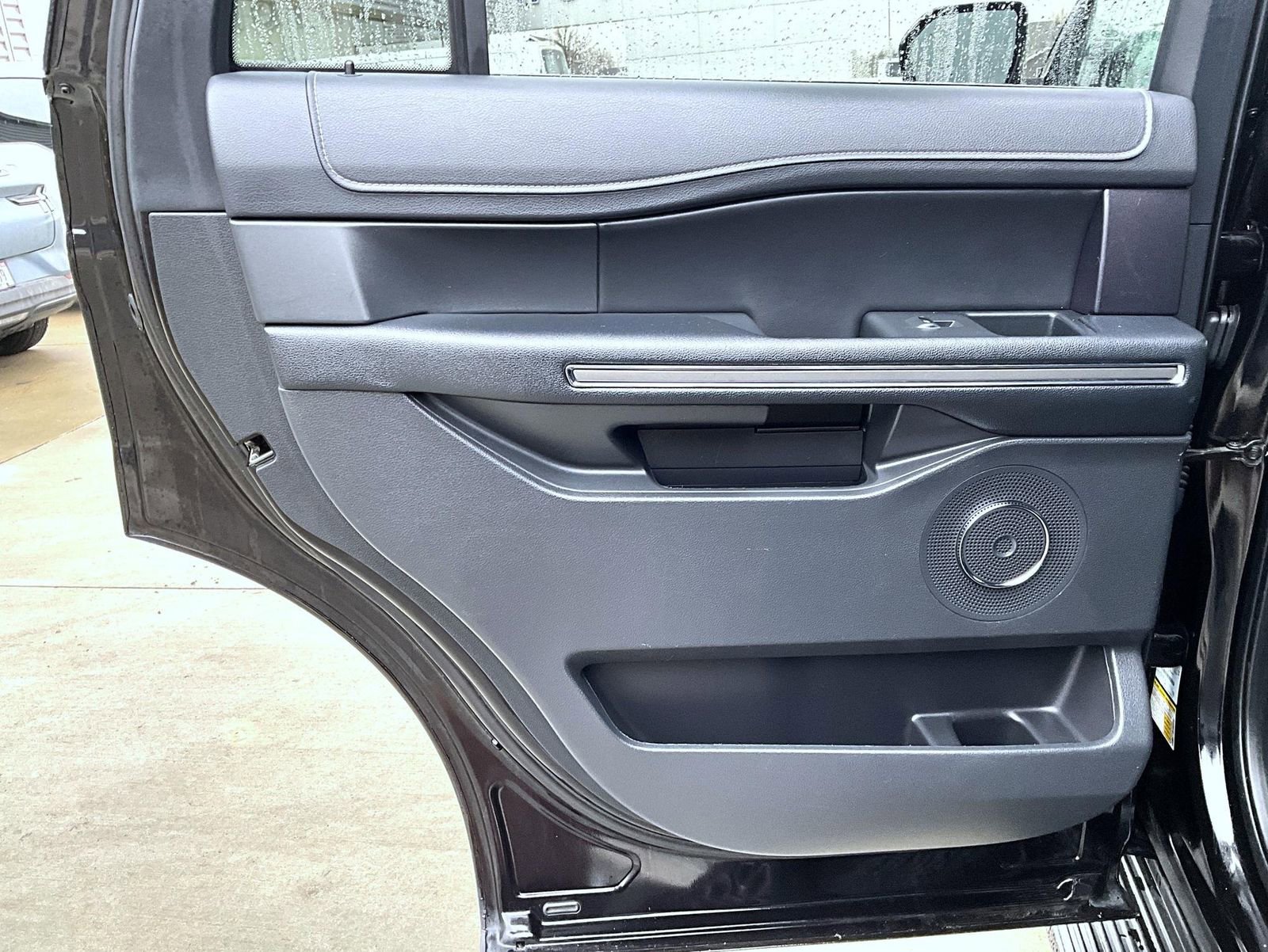 Used 2024 Ford Expedition XLT image 23