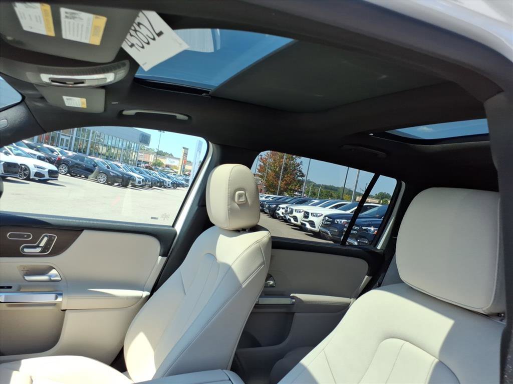 Used 2026 Mercedes-Benz GLB 250 4MATIC image 11