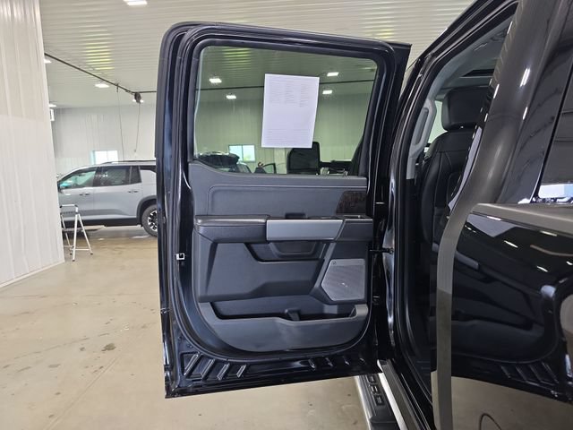 Used 2024 Ford F350 Lariat w/ Snow Plow Prep Package AWD/4WD image 28