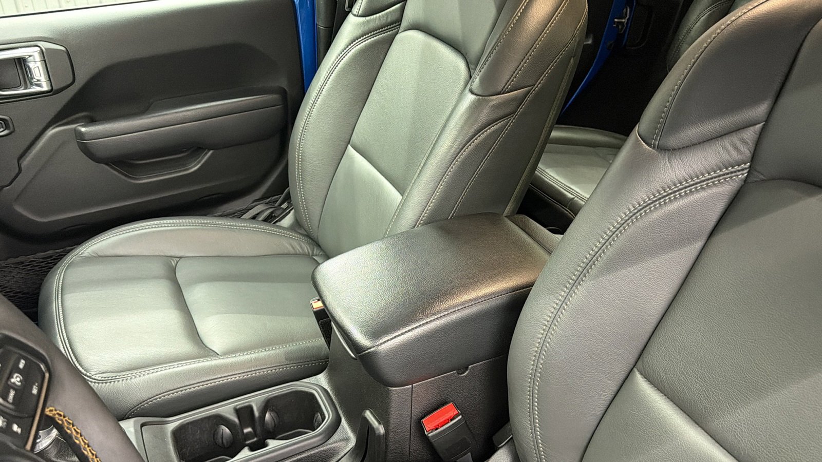 Used 2024 Jeep Wrangler Unlimited w/ Convenience Group image 27