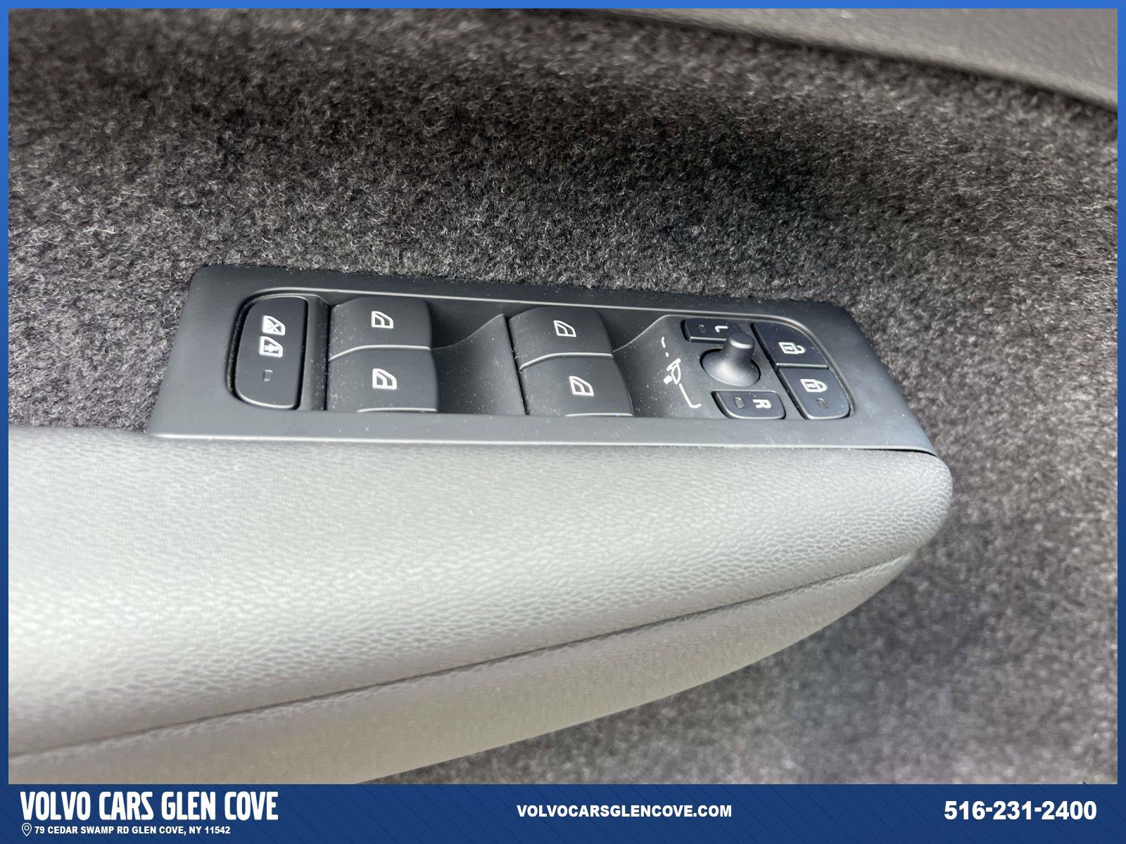 Certified 2025 Volvo XC40 B5 Ultra w/ Protection Package Premier image 17