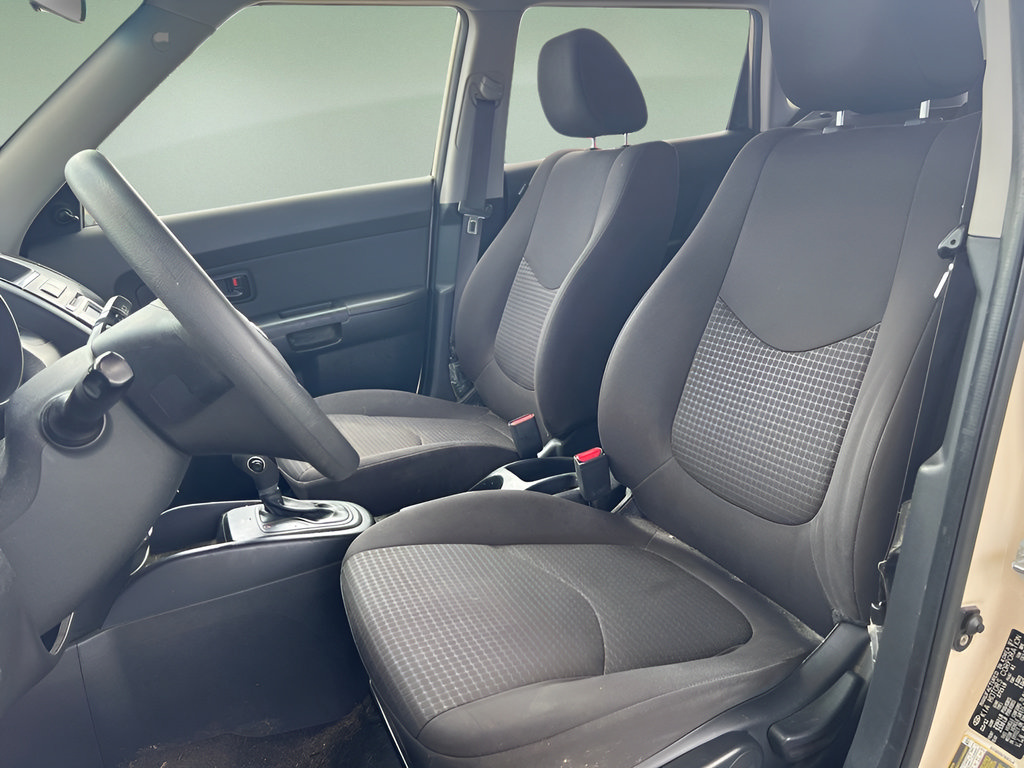 Used 2012 Kia Soul FWD image 14