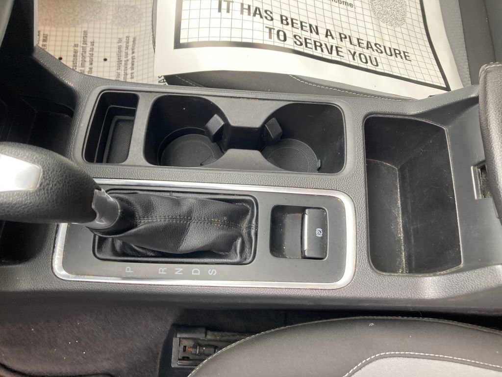 Used 2017 Ford Escape SE w/ Equipment Group 201A image 30