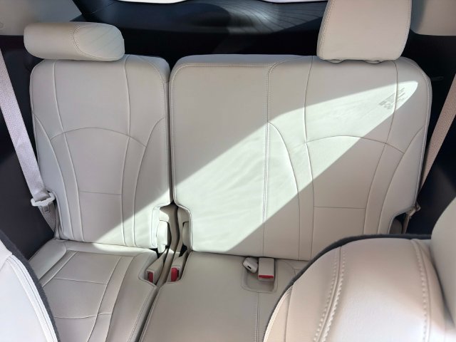 Used 2023 Buick Enclave Essence FWD image 13