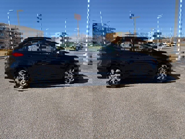 Used 2025 Toyota Corolla LE image 8