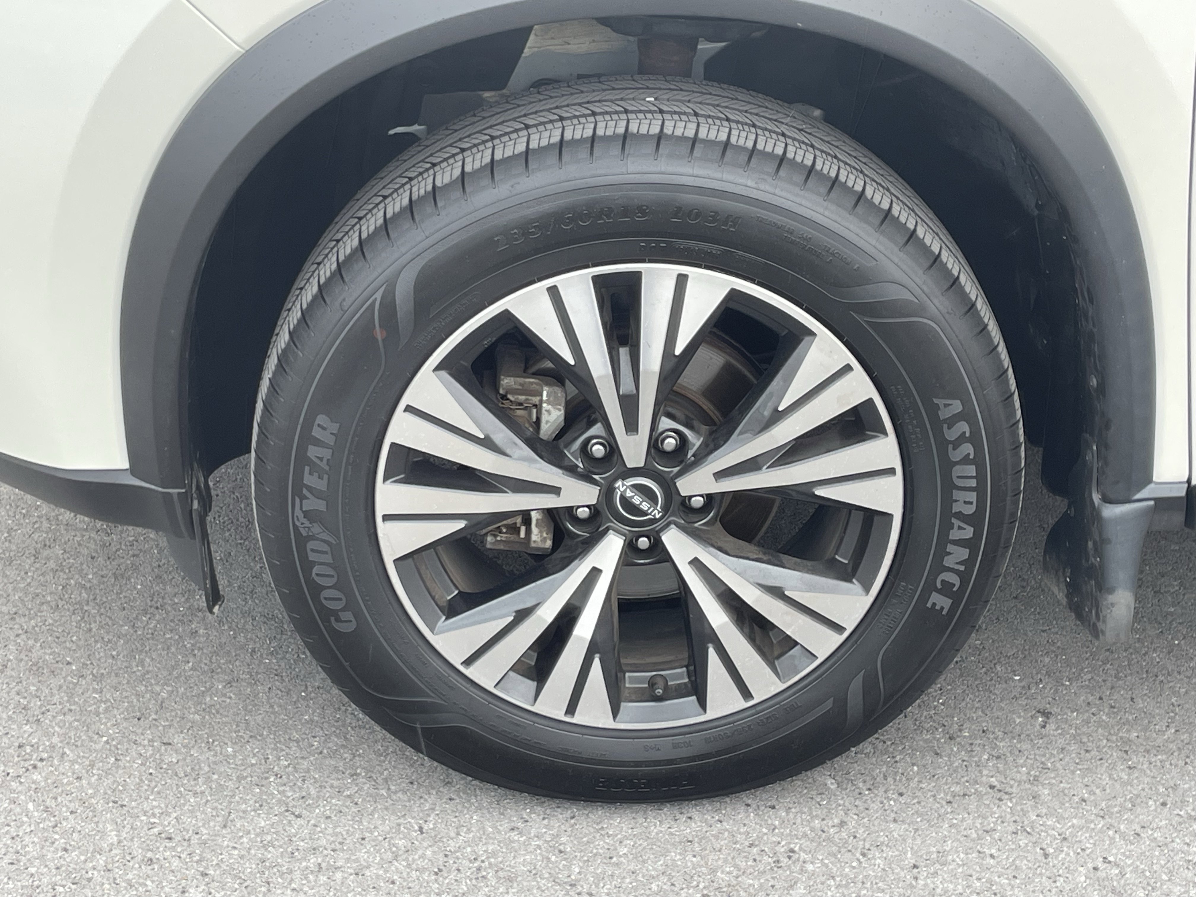 Used 2023 Nissan Rogue SV image 11