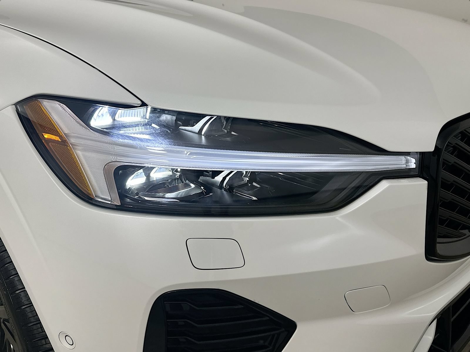 New 2026 Volvo XC60 B5 Ultra w/ Protection Package Premier AWD/4WD image 9
