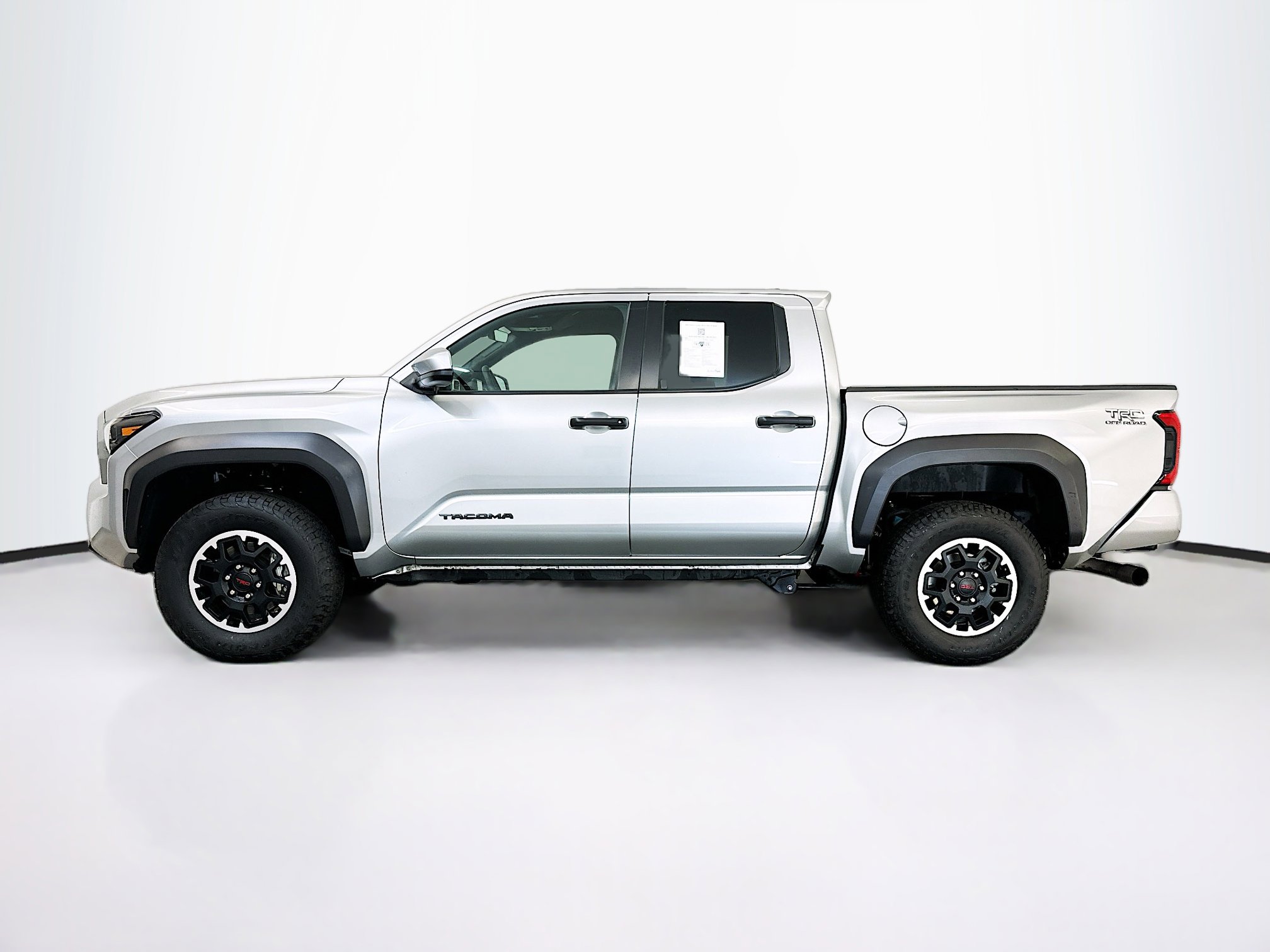Used 2025 Toyota Tacoma TRD Off-Road image 4