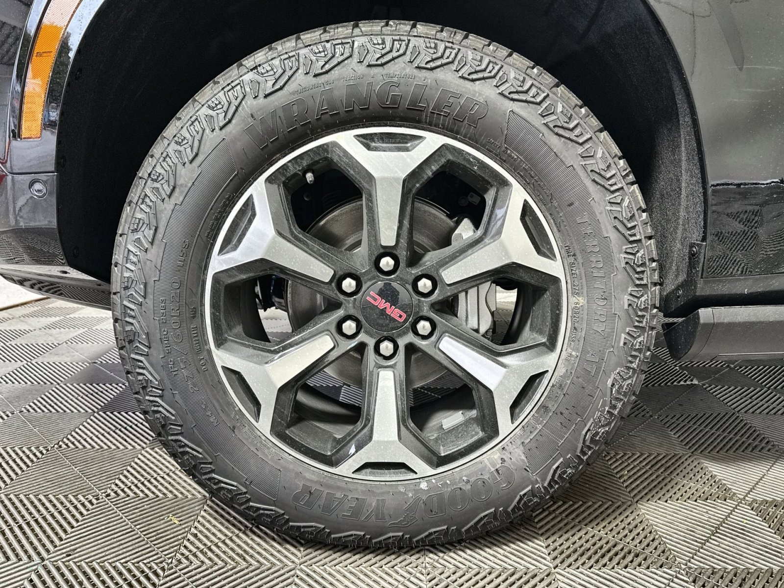 New 2026 GMC Yukon XL AT4 w/ AT4 Premium Plus Package image 12