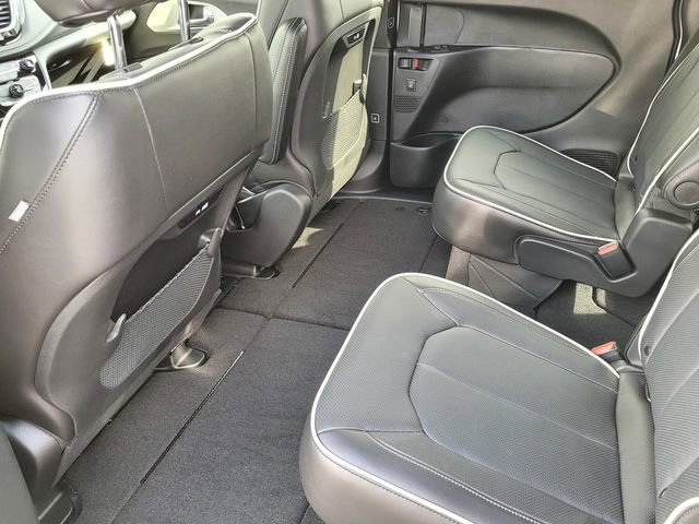 New 2026 Chrysler Pacifica Limited w/ S Appearance Package image 13