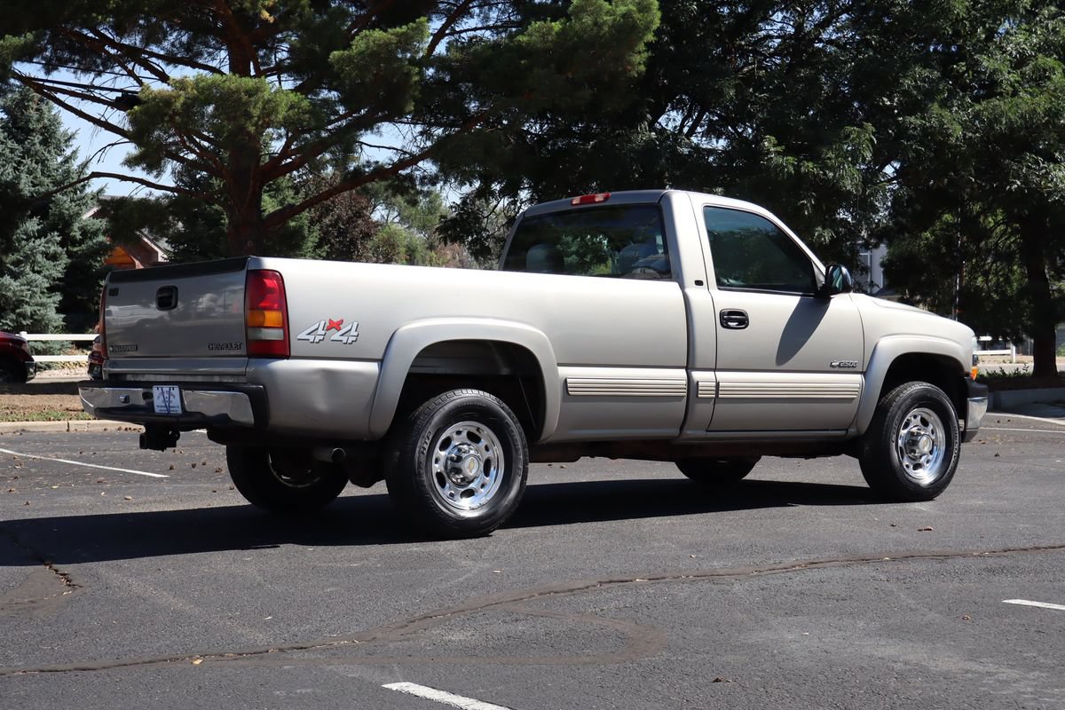 Used 1999 Chevrolet Silverado 2500 LS w/ Firm Ride Suspension Pkg AWD/4WD image 5