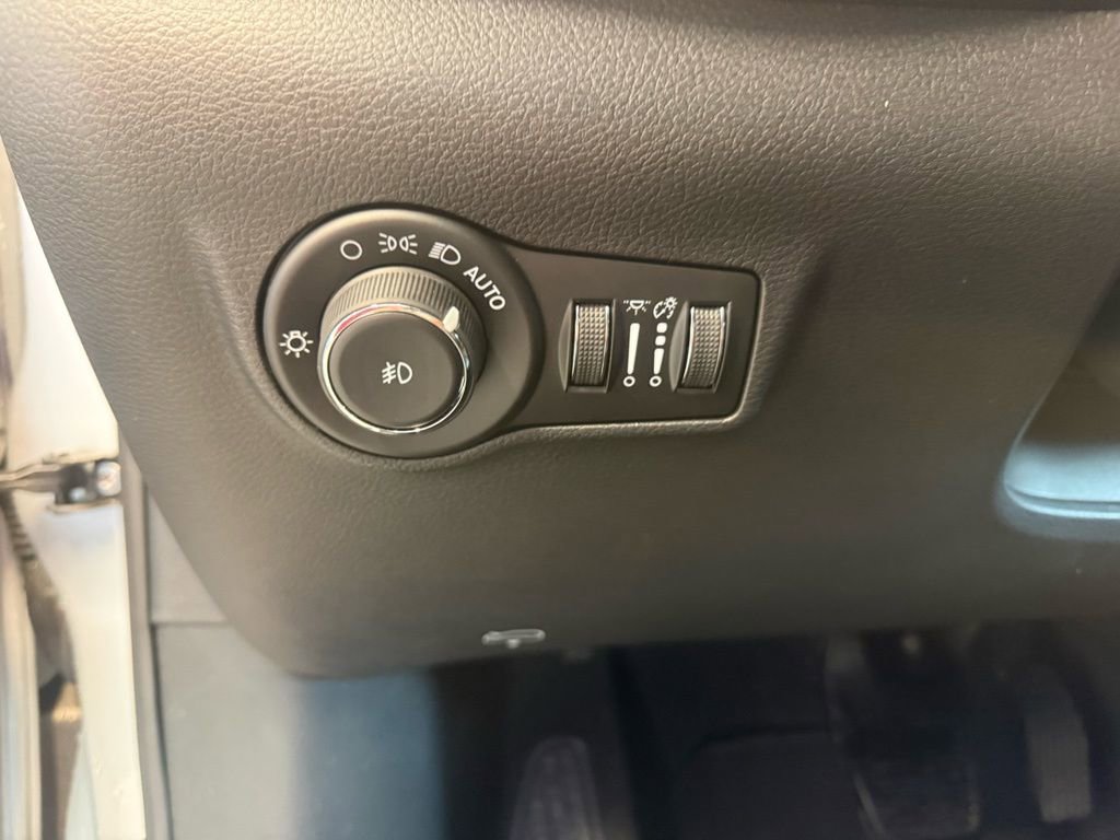 New 2026 Jeep Compass Latitude AWD/4WD image 50