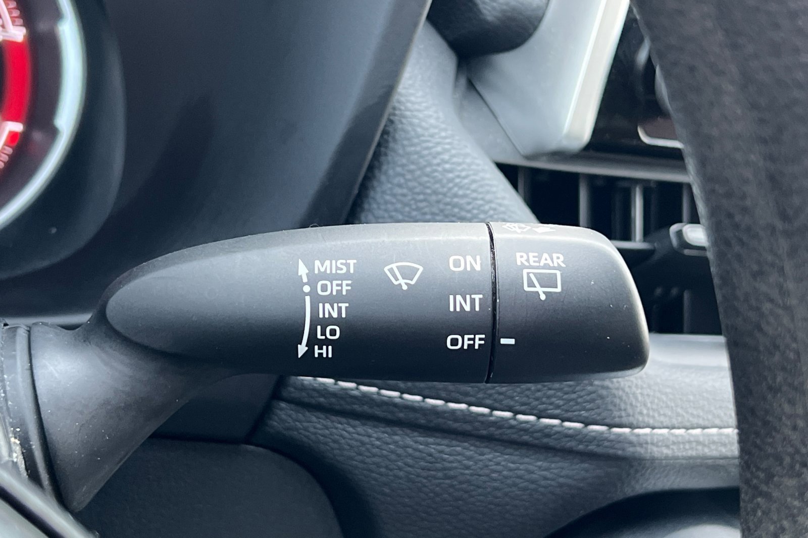 Used 2024 Toyota RAV4 LE image 33