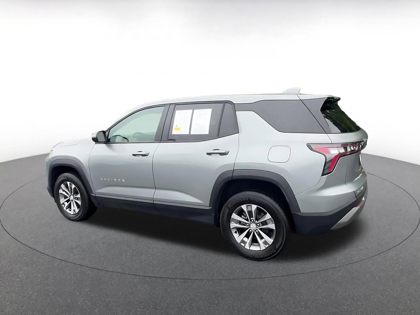 Used 2025 Chevrolet Equinox LT FWD image 10