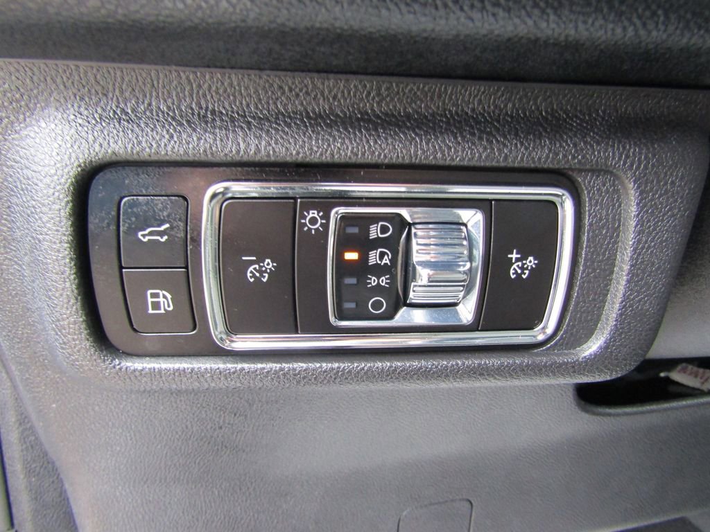 Used 2025 Lincoln Corsair Grand Touring w/ Equipment Group 301A AWD/4WD image 21