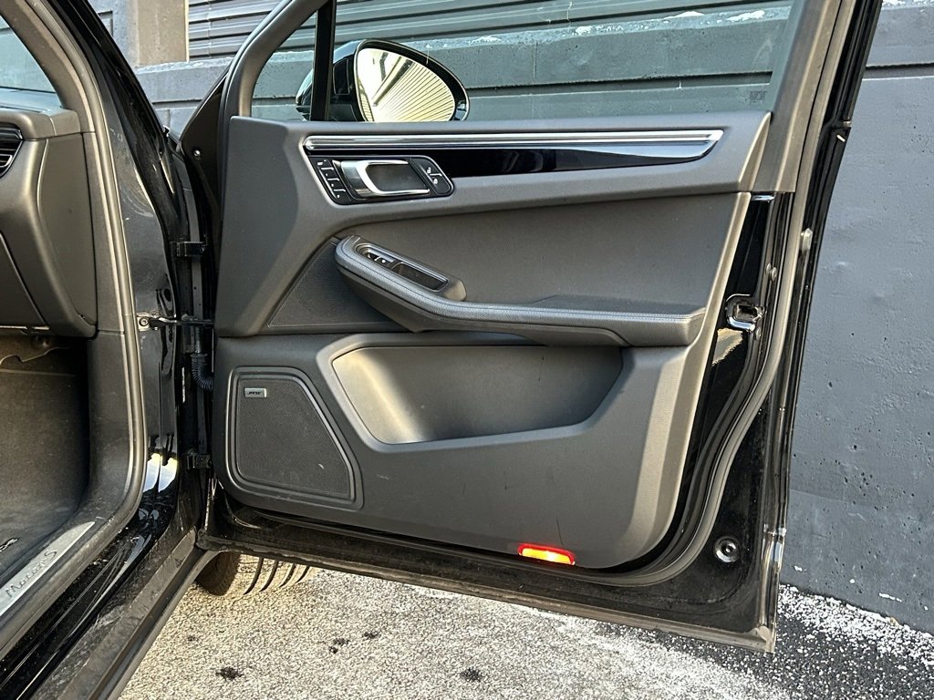 Certified 2020 Porsche Macan S image 21