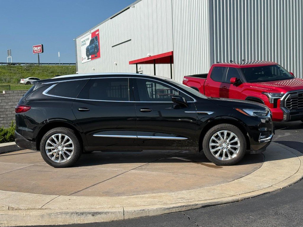 Used 2020 Buick Enclave Essence w/ Sound and Sites Package FWD video 2