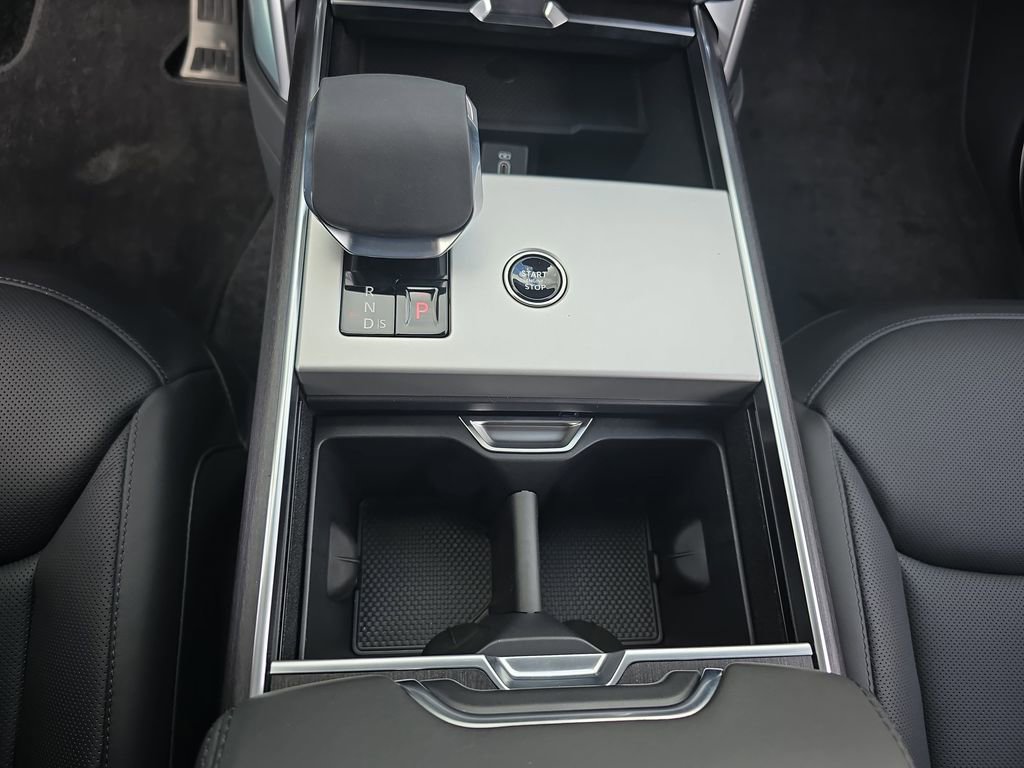 New 2026 Land Rover Range Rover Long Wheelbase SE AWD/4WD image 27