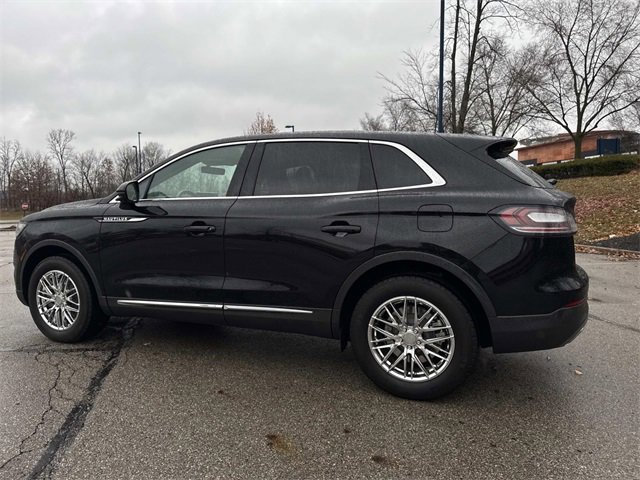 Used 2022 Lincoln Nautilus Reserve image 3