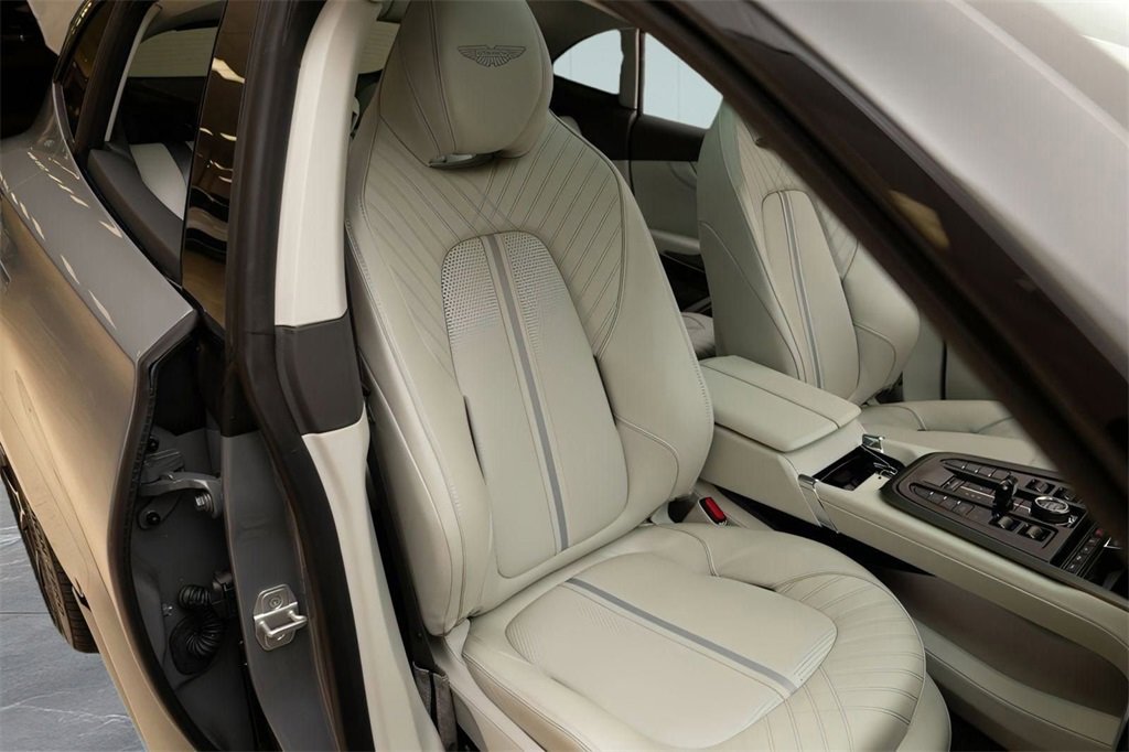 New 2025 Aston Martin DBX 707 image 33