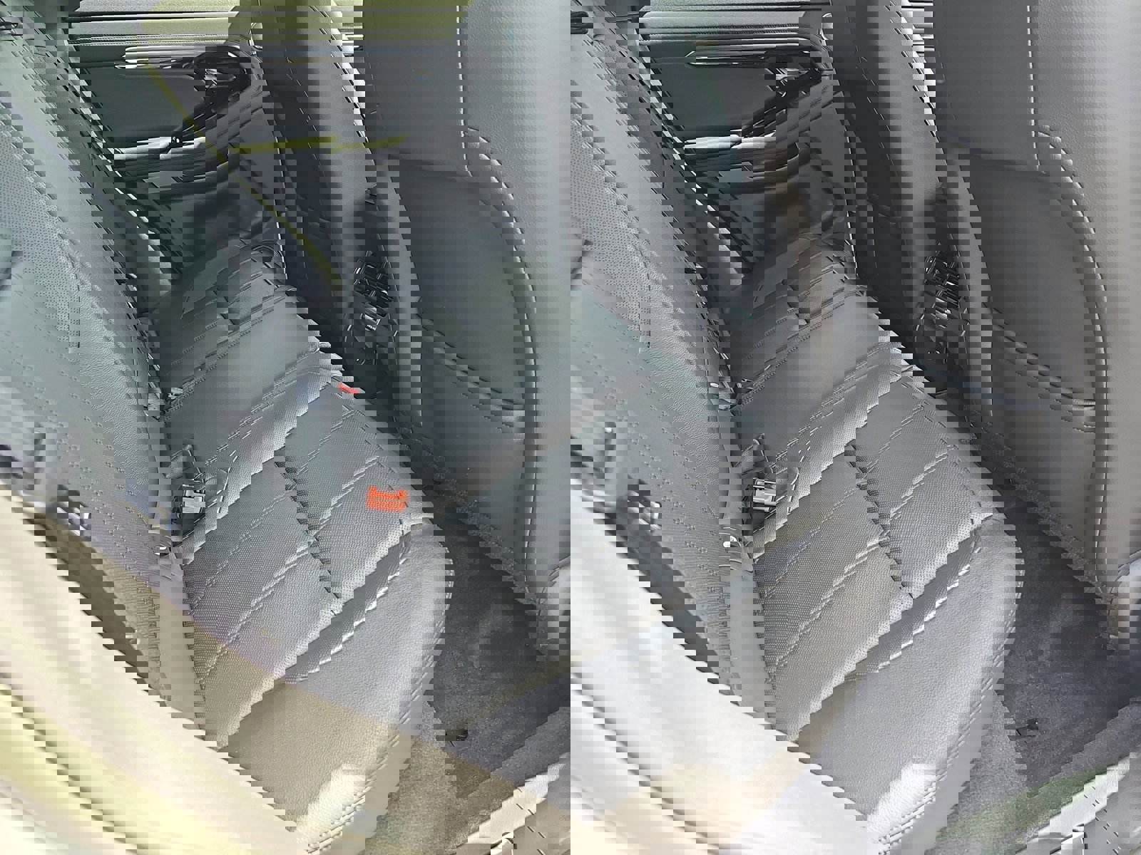 Used 2023 Land Rover Range Rover Evoque R-Dynamic SE image 11