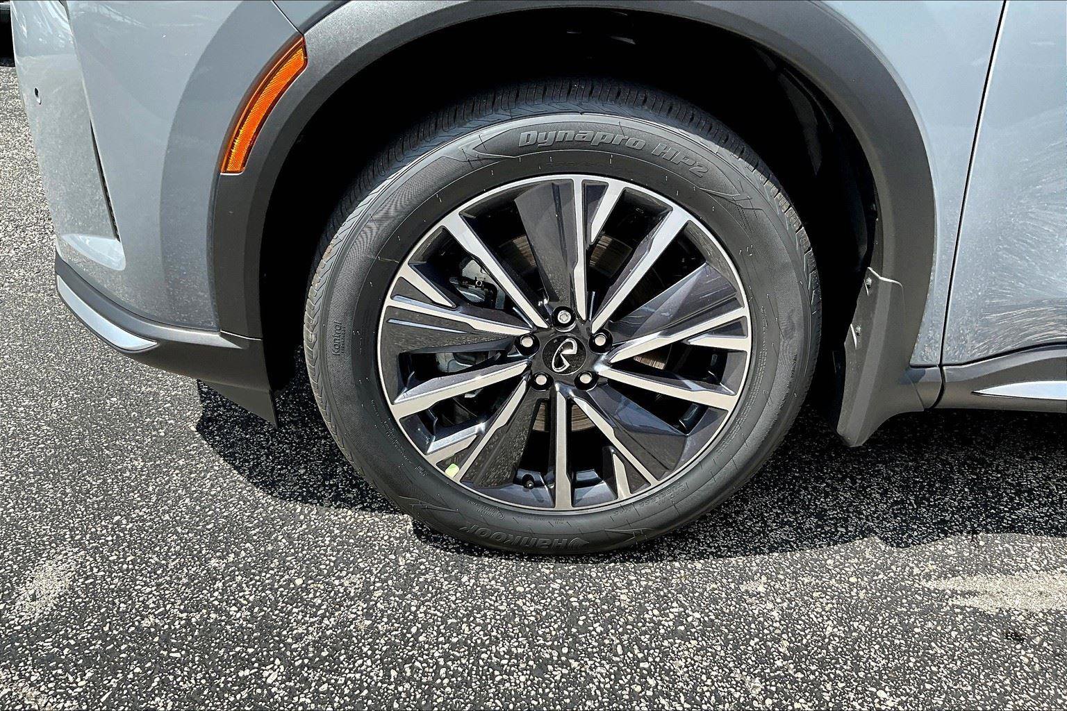 New 2026 INFINITI QX60 Luxe image 17