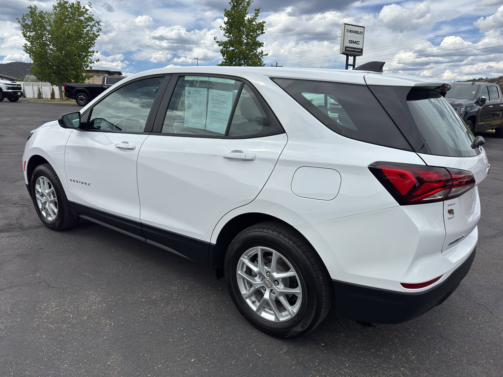 Used 2023 Chevrolet Equinox LS AWD/4WD image 5
