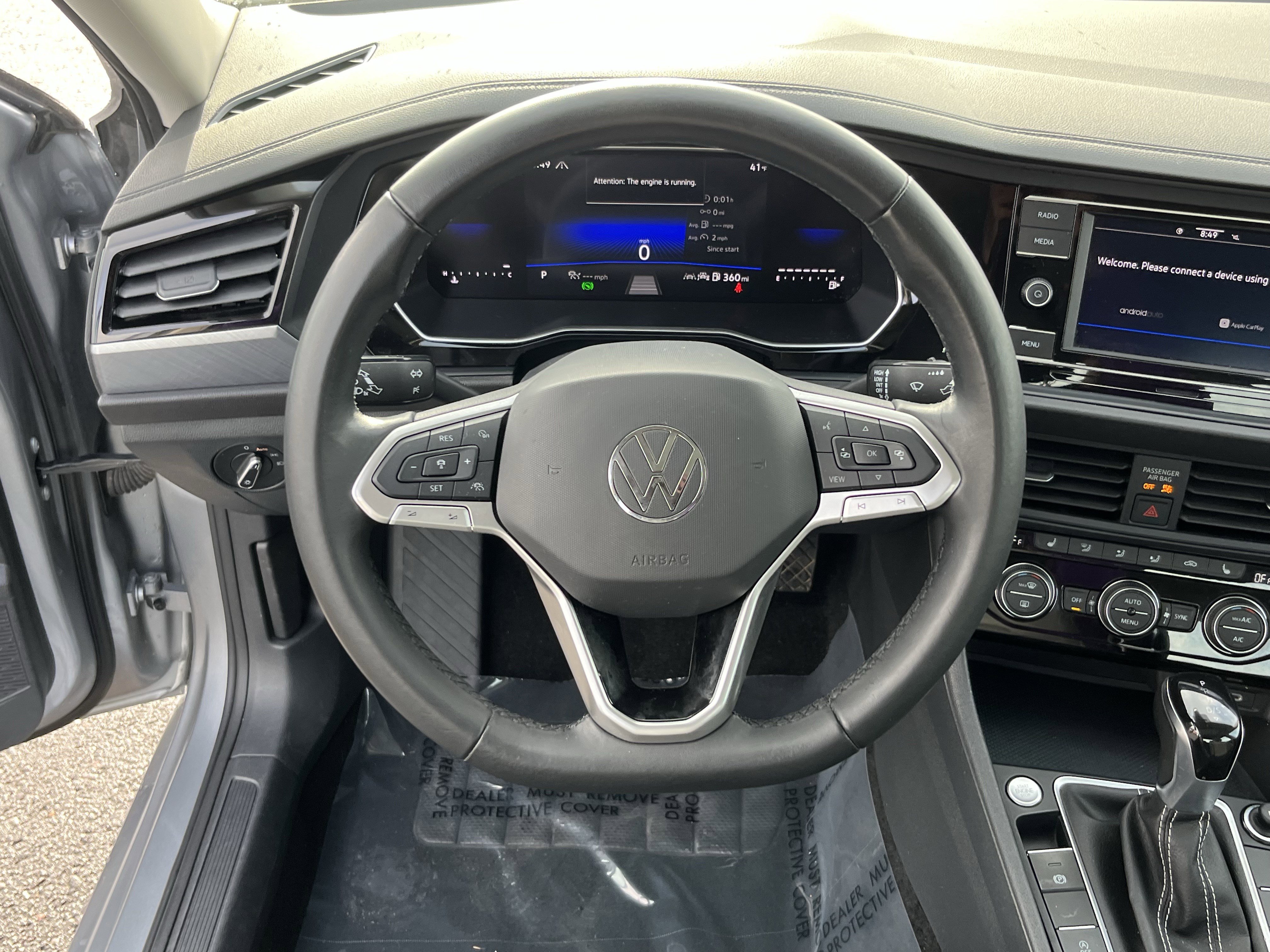 Used 2024 Volkswagen Jetta SE image 12