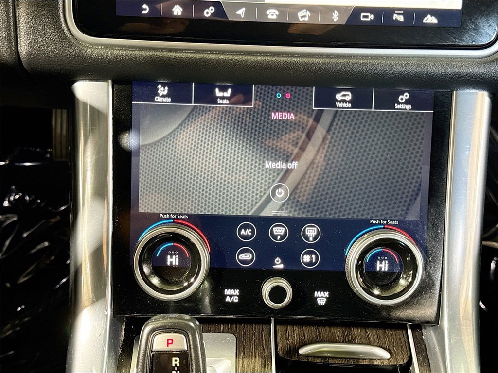 Used 2018 Land Rover Range Rover Sport SE image 19