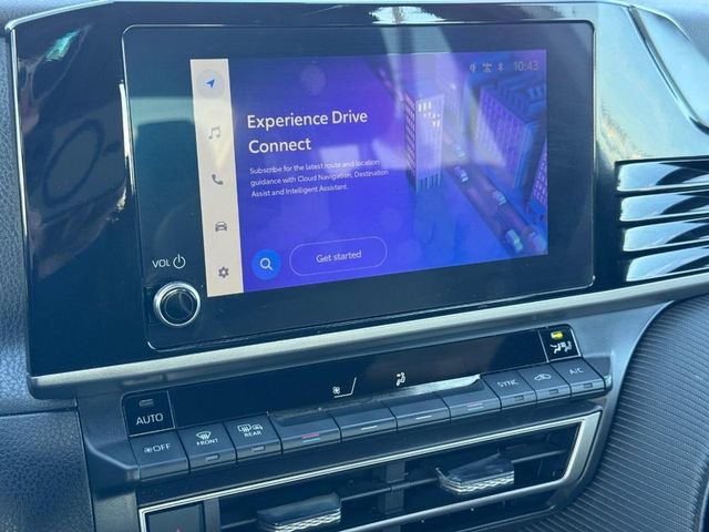 Used 2025 Toyota Camry SE image 16