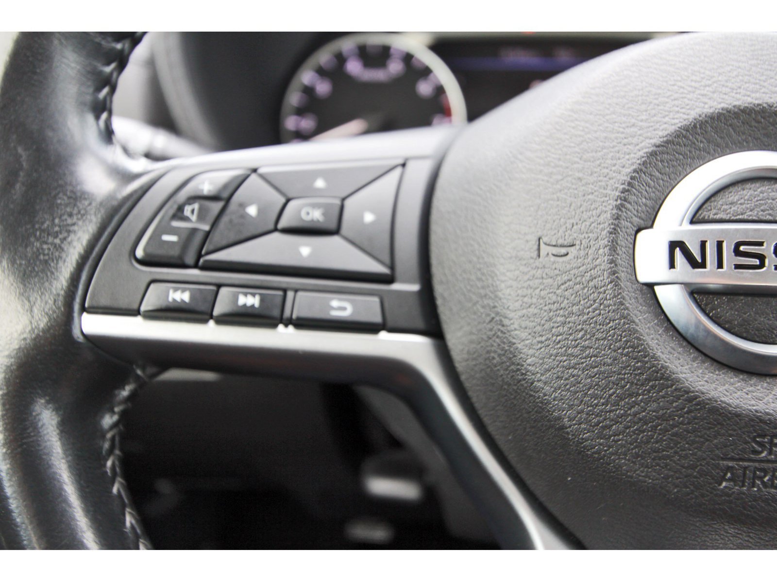 Used 2022 Nissan Sentra SV FWD image 19