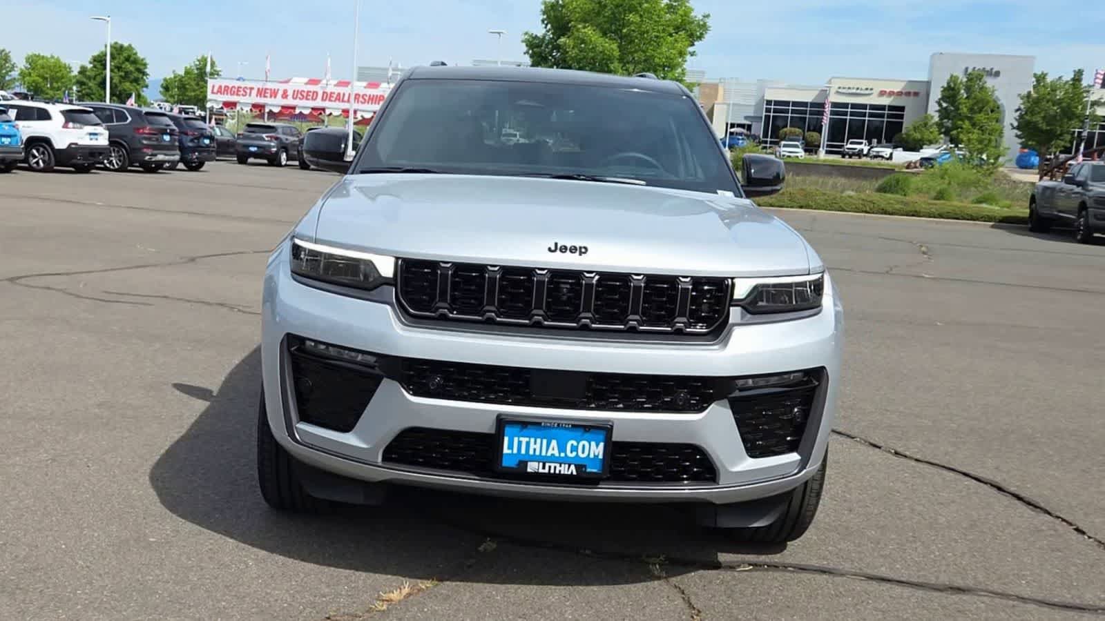 New 2026 Jeep Grand Cherokee Summit AWD/4WD image 3