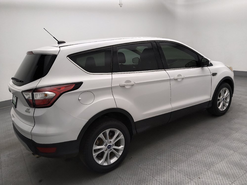 Used 2017 Ford Escape SE FWD image 10
