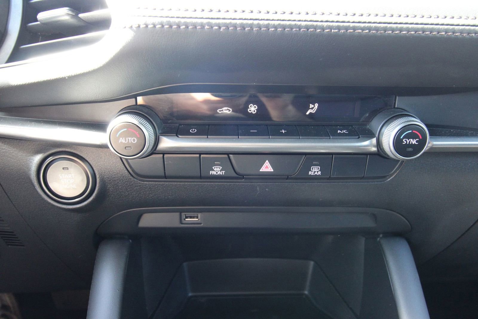 Used 2020 MAZDA MAZDA3 Hatchback image 17