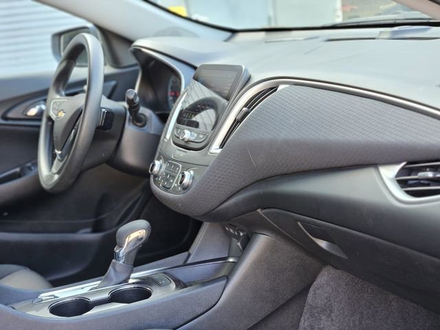 Used 2025 Chevrolet Malibu LT image 11