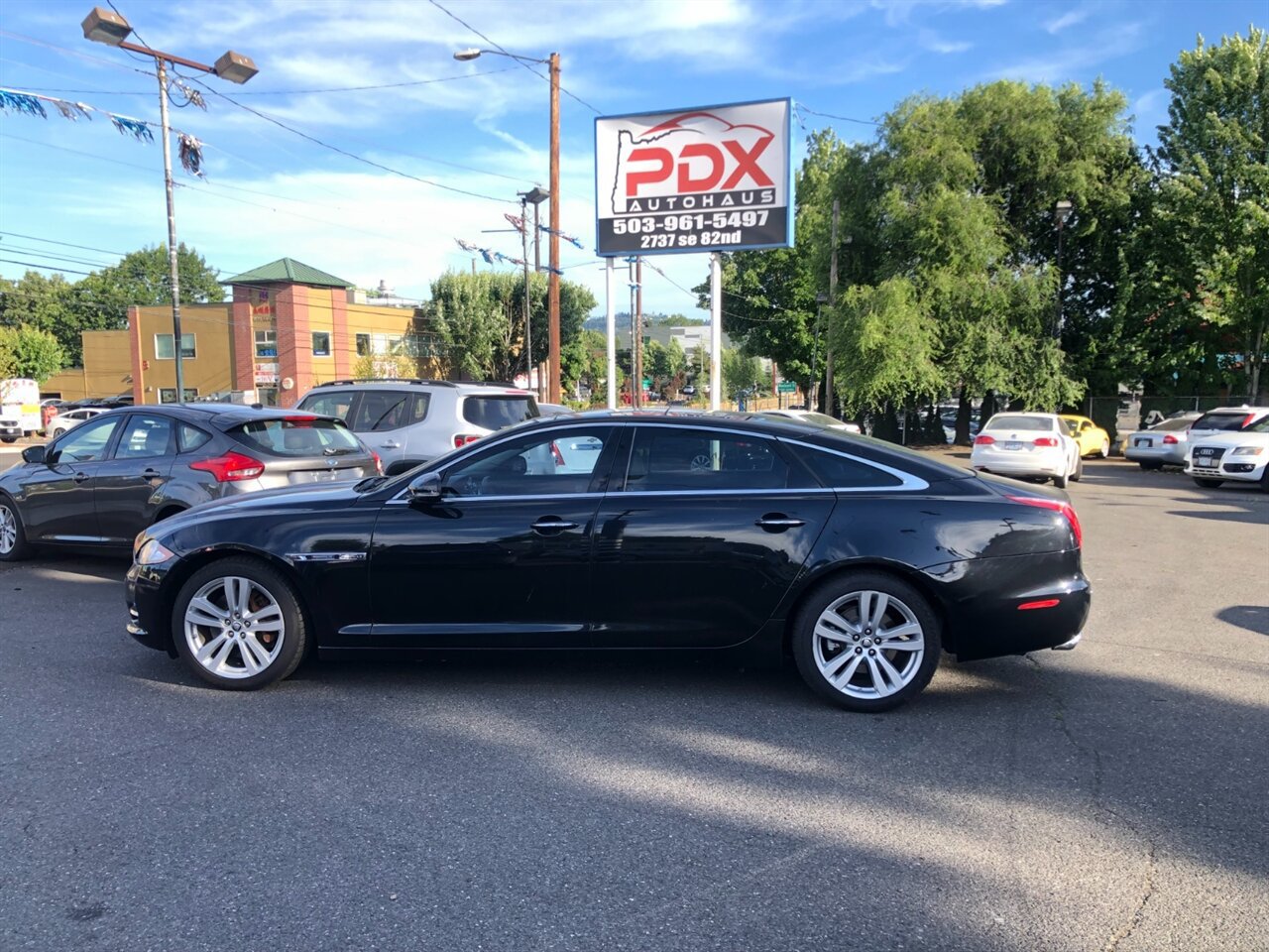 Used 2012 Jaguar XJ L RWD image 1