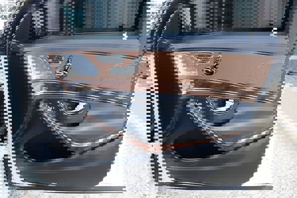 Used 2018 Mercedes-Benz S 560 4MATIC Sedan image 48