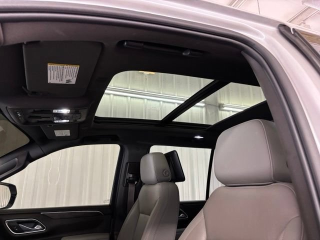 Used 2021 Chevrolet Tahoe Z71 w/ Luxury Package AWD/4WD image 9